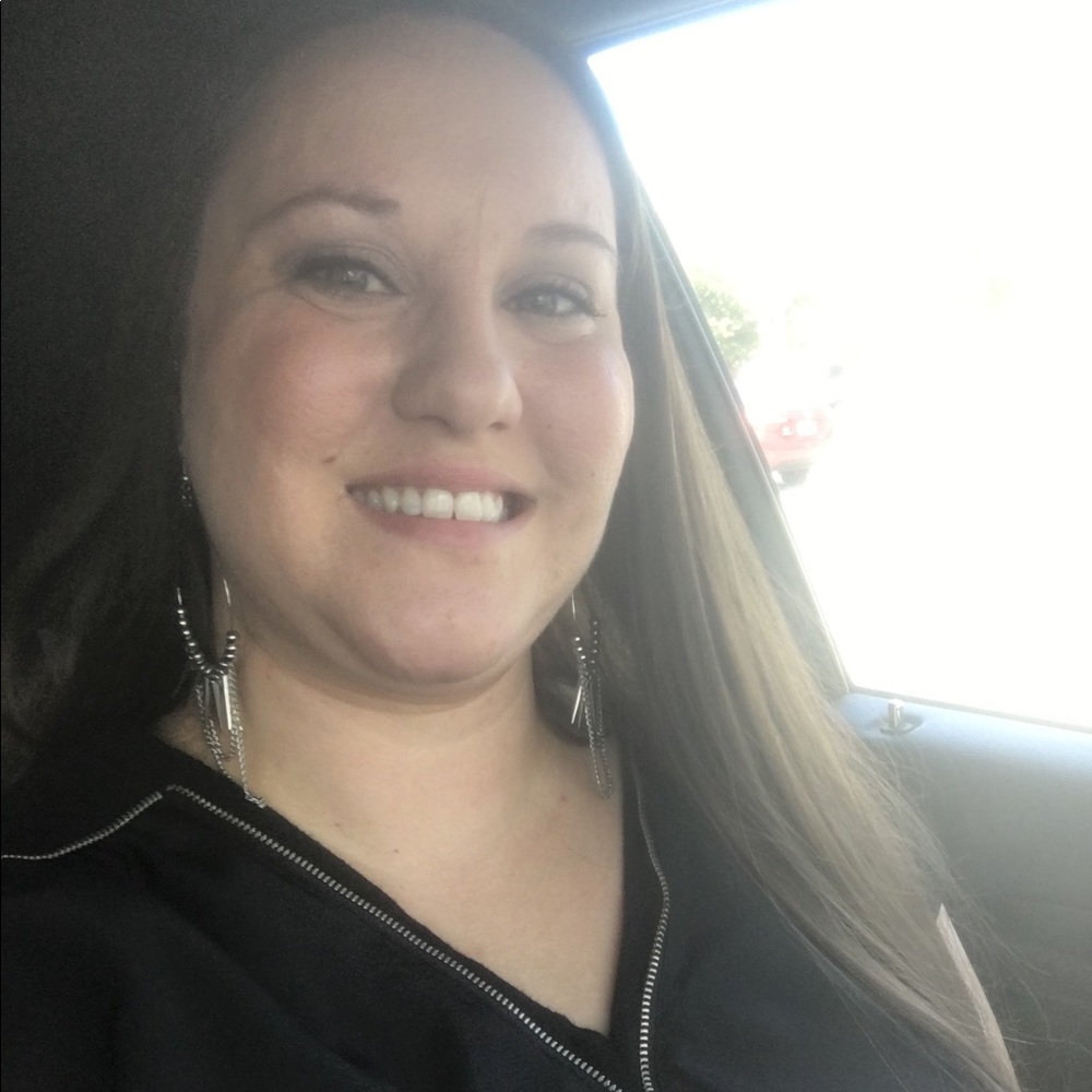Meet your Posher, Shana